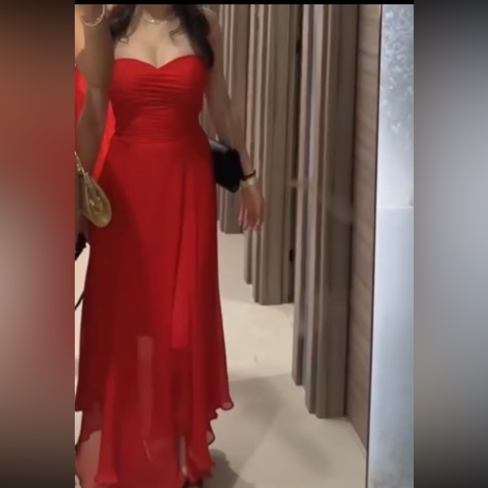 Prom dress - Picture 2 of 4